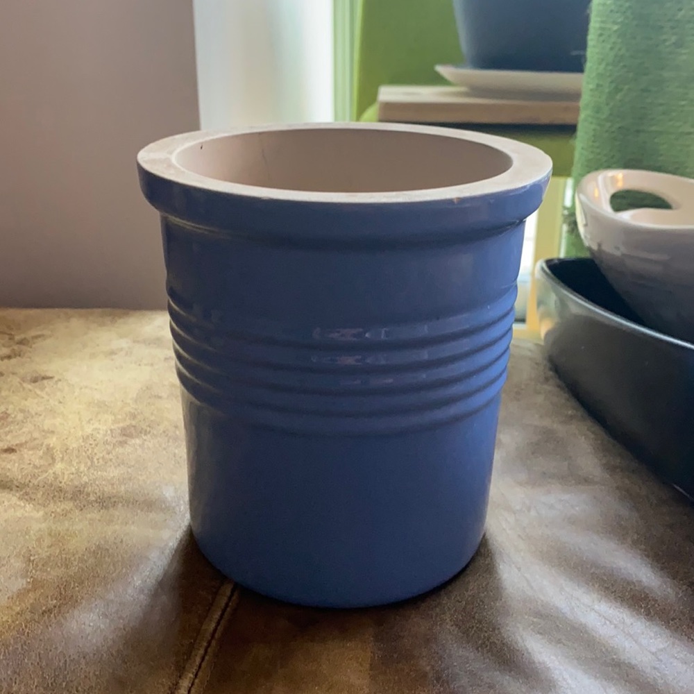 The pampered chef Cornflower blue utensil holder